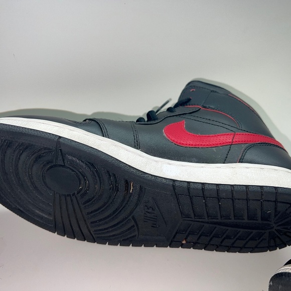 Jordan 1 Air Mid Retro 'Black Team Red' sz 8 Mens - Picture 6 of 7